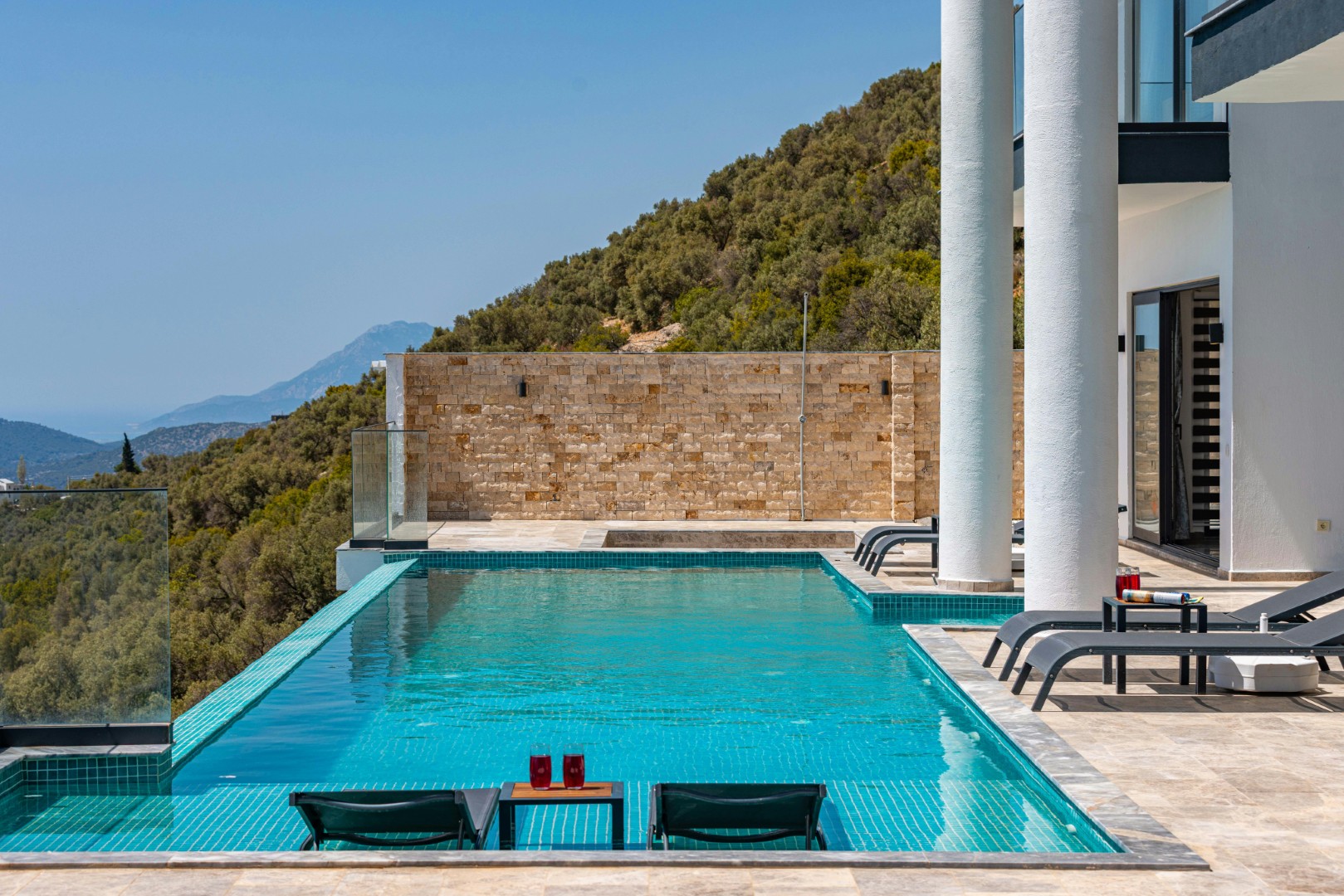 construir piscina en Mao